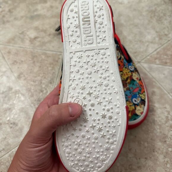 Kids Pokemon Slip On Sneakers Size 2 - Picture 3 of 3